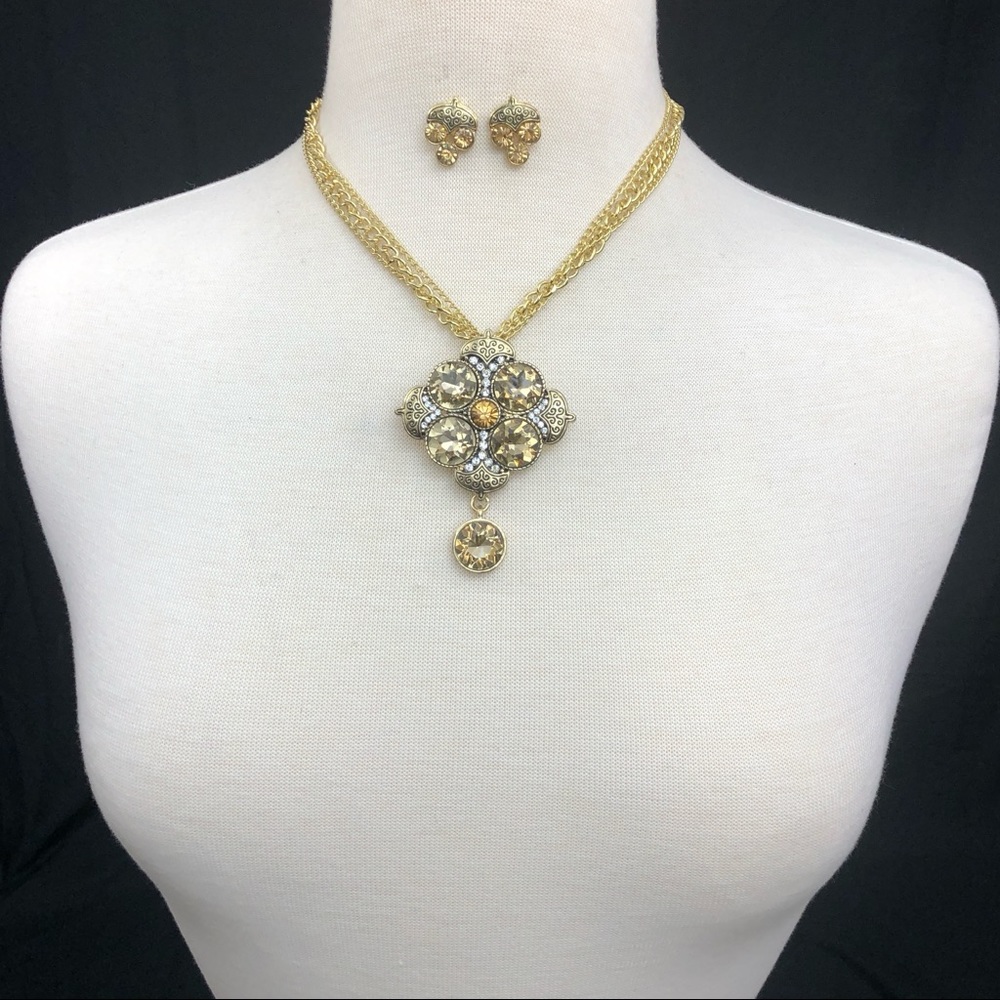 Gold Rhinestone Pendant Necklace Earrings Set - Picture 3 of 3